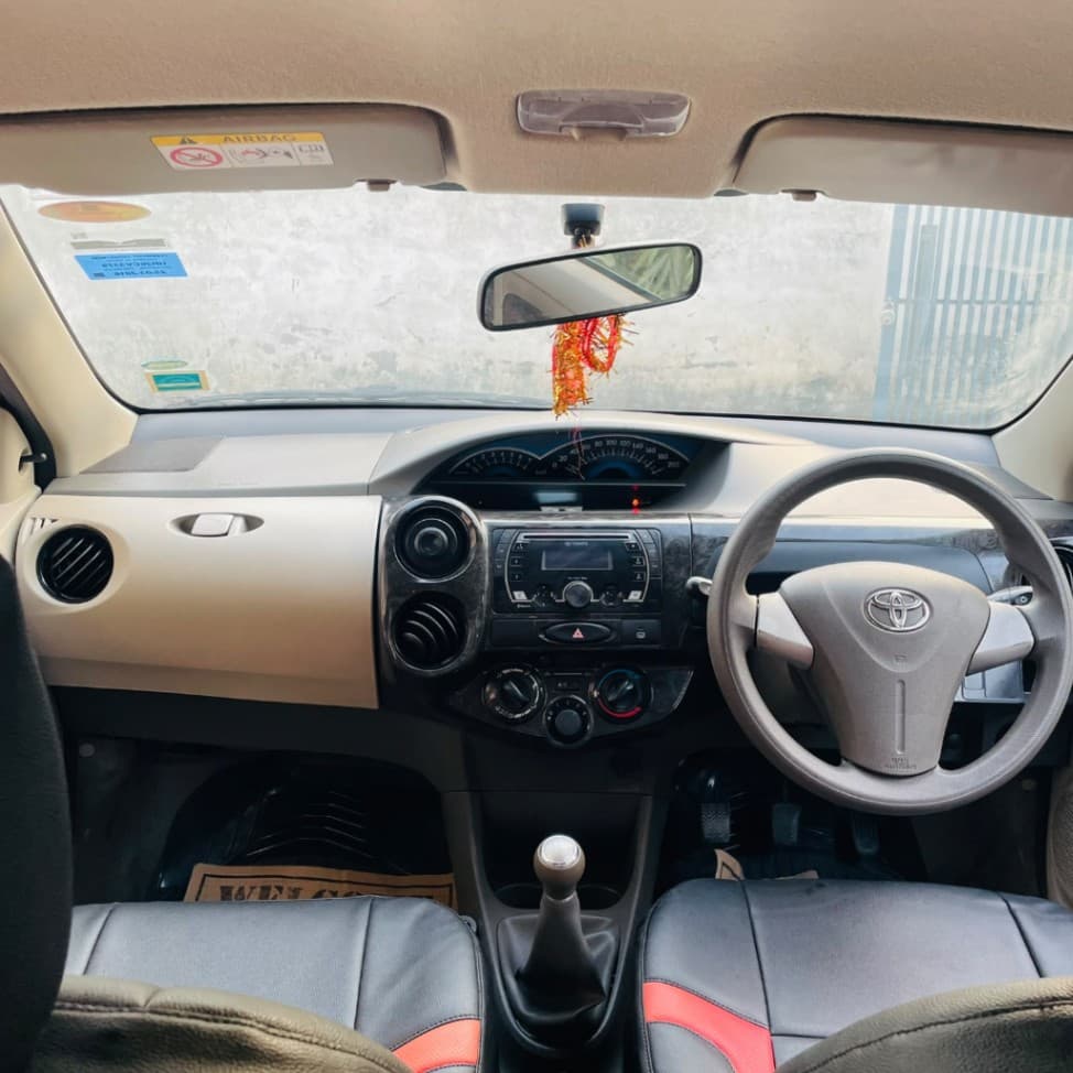 INTERIOR image for Etios Liva | Hooter