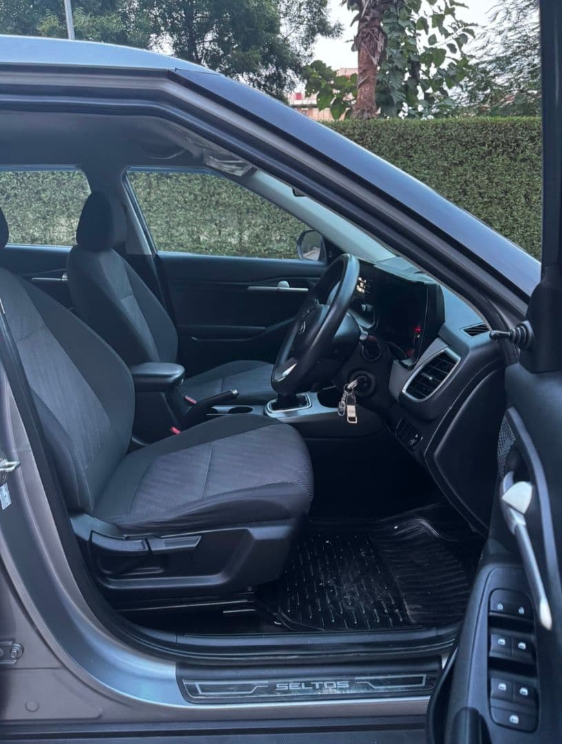 INTERIOR image for SELTOS G1.5 6MT HTE | Hooter