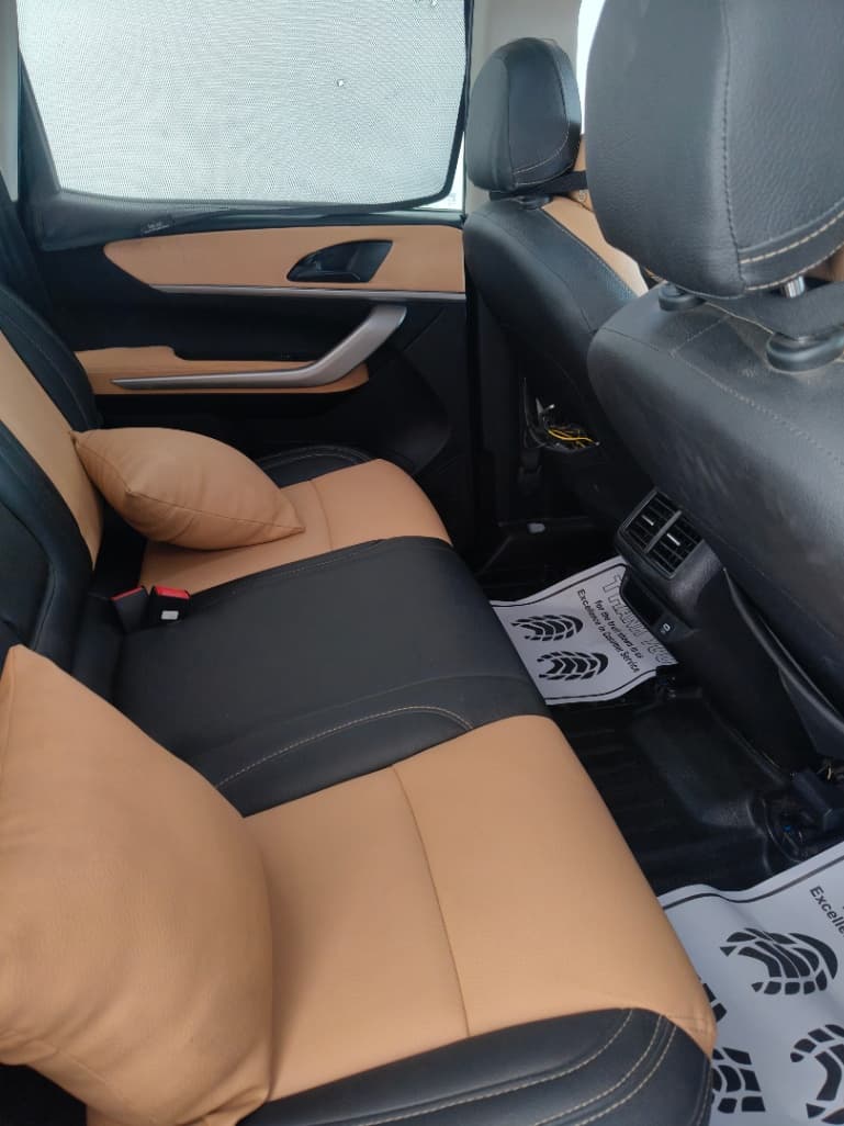 INTERIOR image for XUV700 | Hooter
