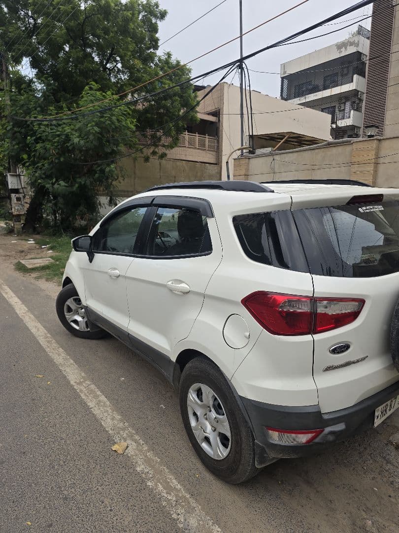 INTERIOR image for FORD ECOSPORT 1.5 DIESEL TREND | Hooter
