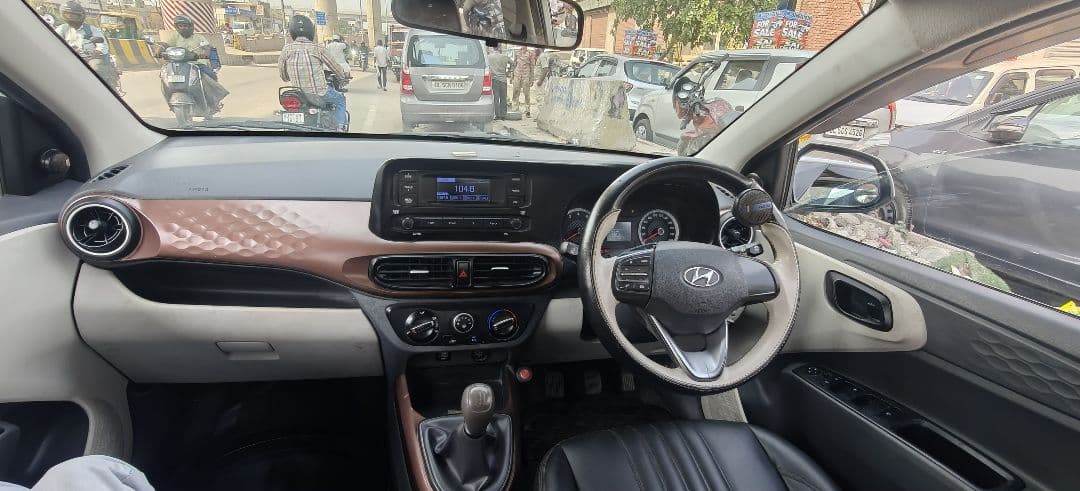 INTERIOR image for AURA 1.2MT CNG S | Hooter