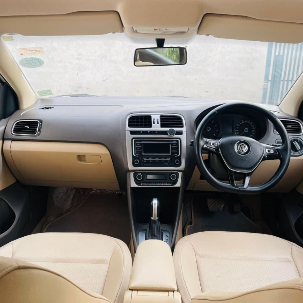 INTERIOR image for VENTO PETROL | Hooter