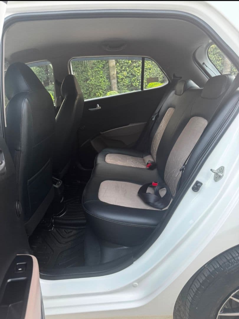 INTERIOR image for GRAND I10 SPORTZ 1.2 | Hooter