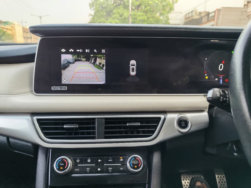 INTERIOR image for XUV700 | Hooter
