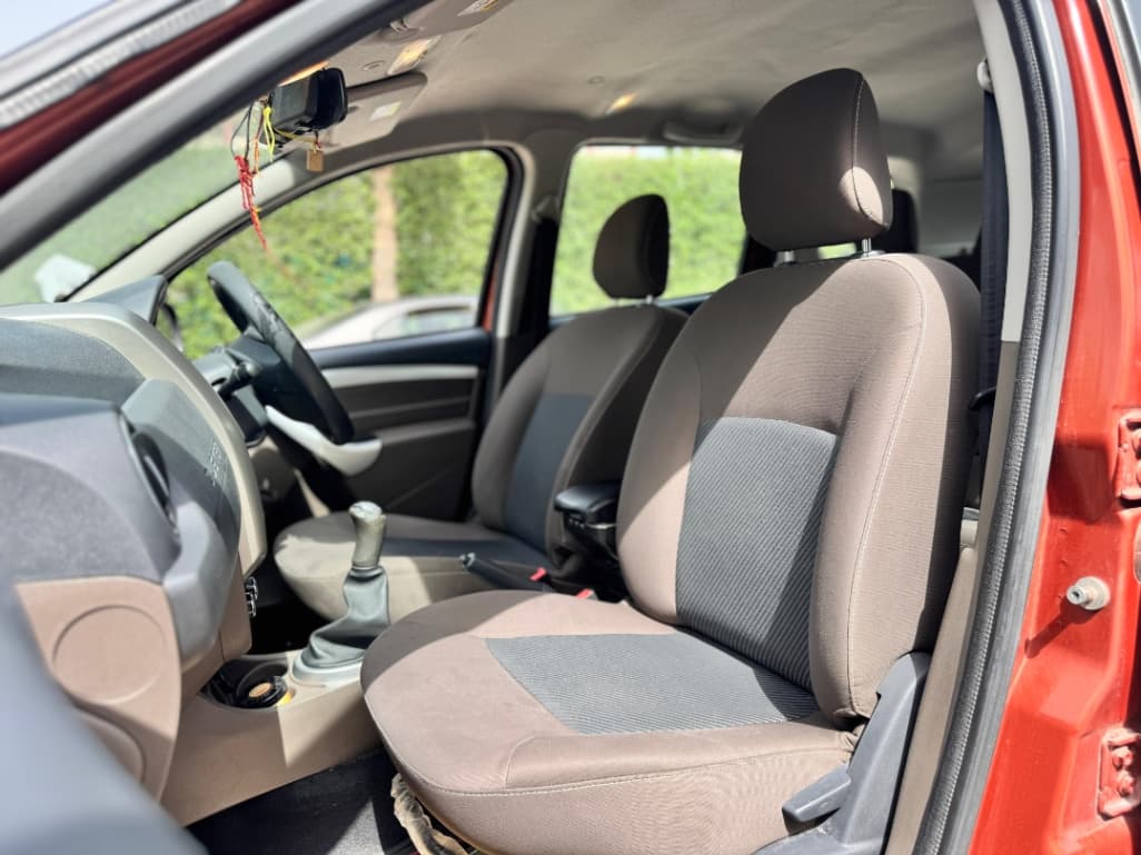 INTERIOR image for DUSTER RXL DCI - 85 PS(HSRAWE) | Hooter