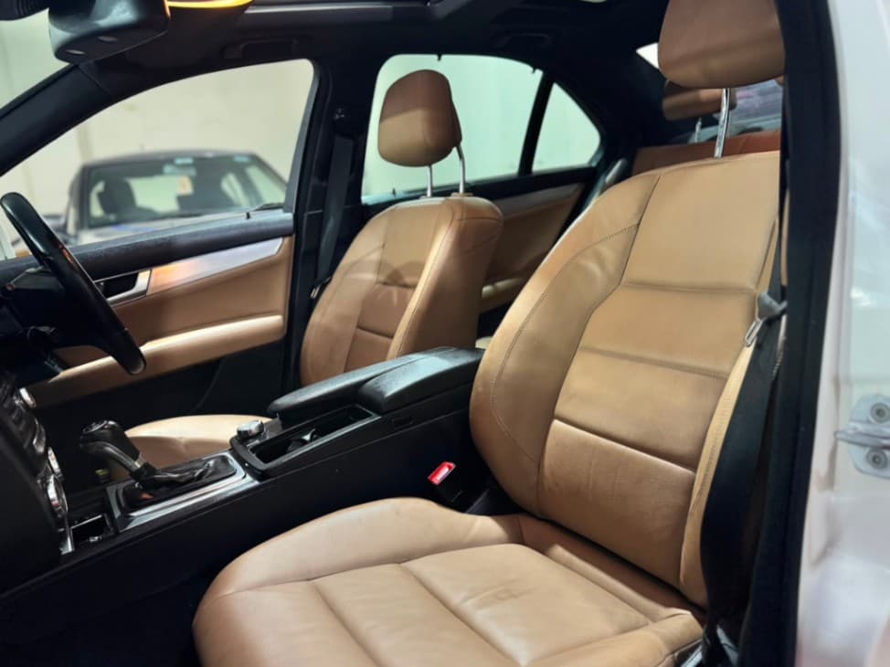 INTERIOR image for C200 | Hooter