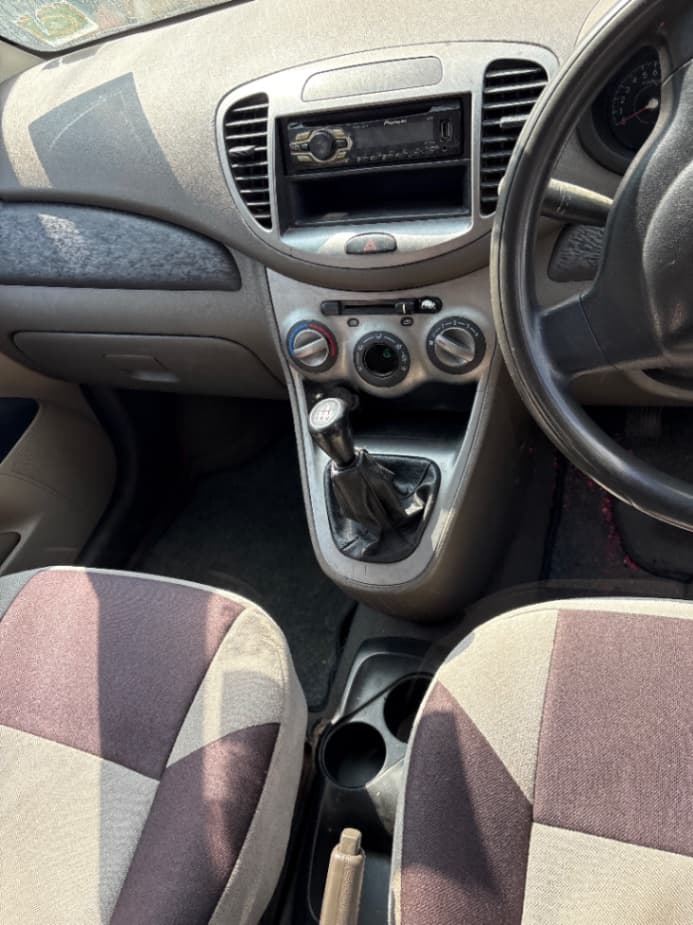 INTERIOR image for I10 | Hooter