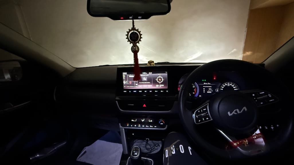 INTERIOR image for SELTOS | Hooter