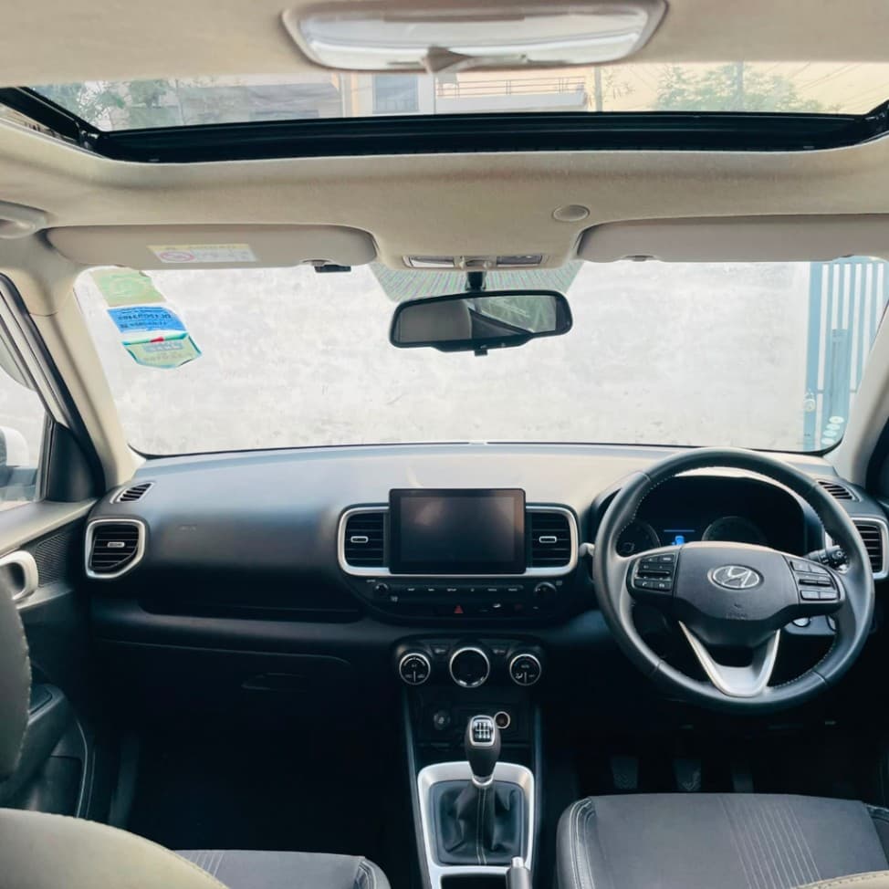 INTERIOR image for VENUE 1.0 TURBO GDI MT SX(O) | Hooter