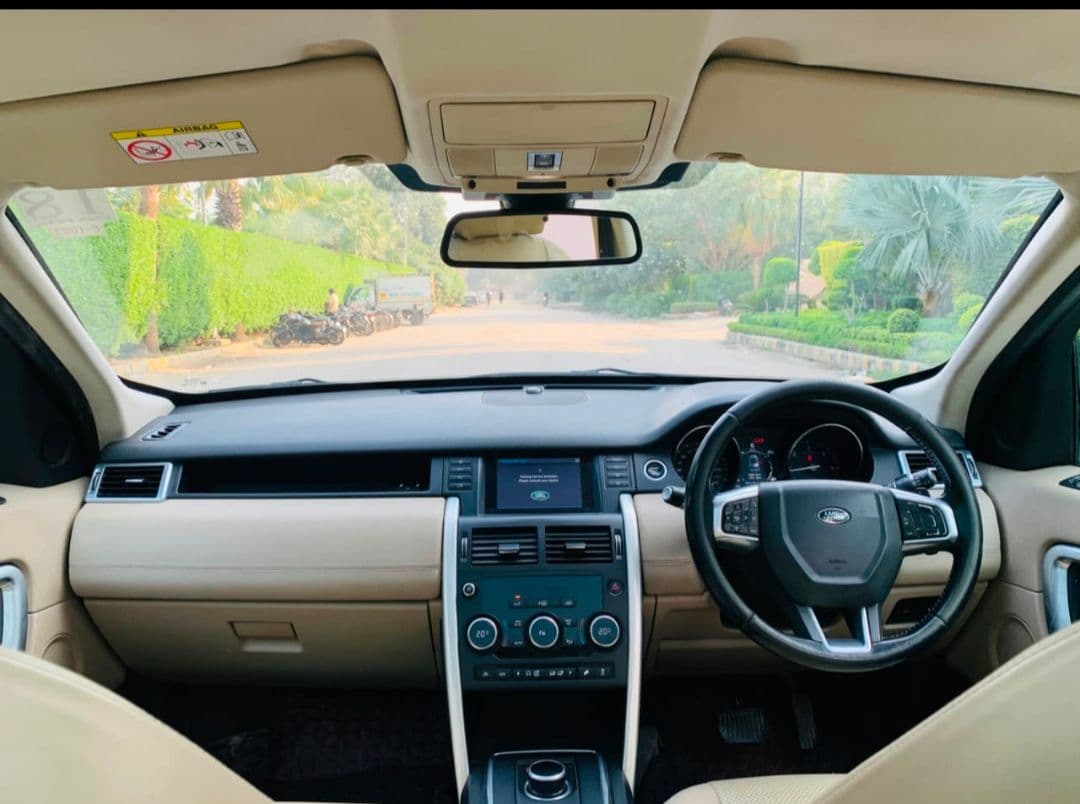INTERIOR image for Land Rover Discovery Sport | Hooter