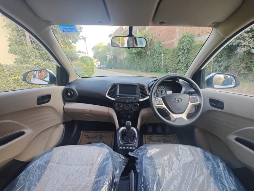 INTERIOR image for Santro | Hooter