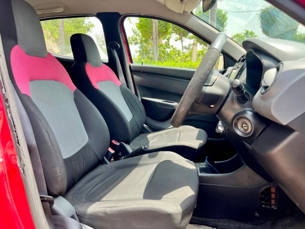 INTERIOR image for KWID | Hooter