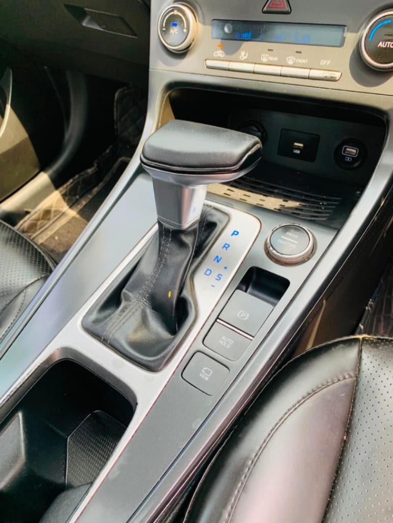 INTERIOR image for CRETA 1.5 MPI IVT SX | Hooter