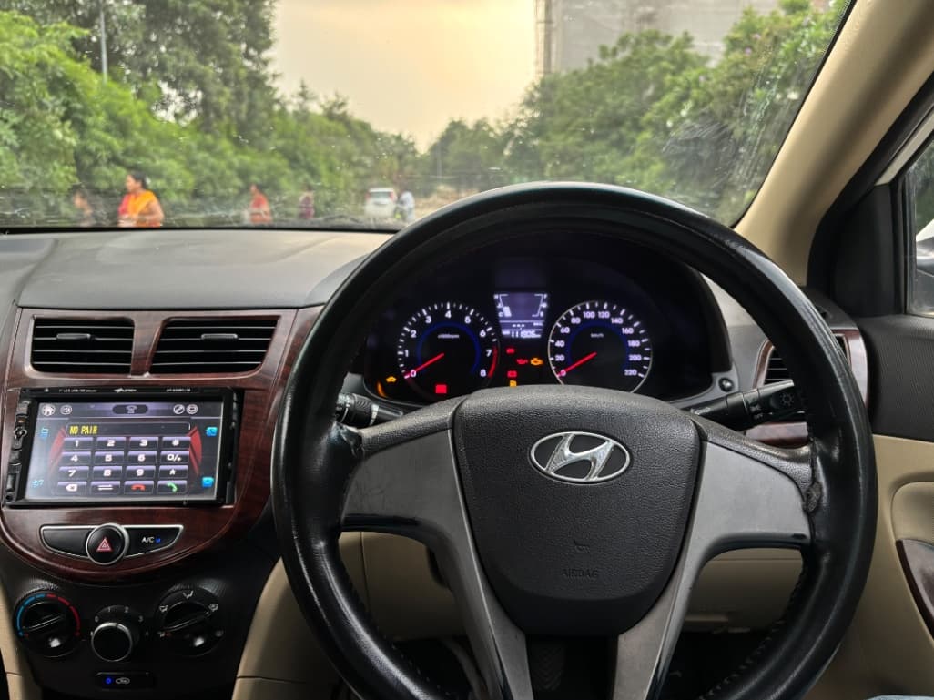 INTERIOR image for VERNA FL VTVT | Hooter