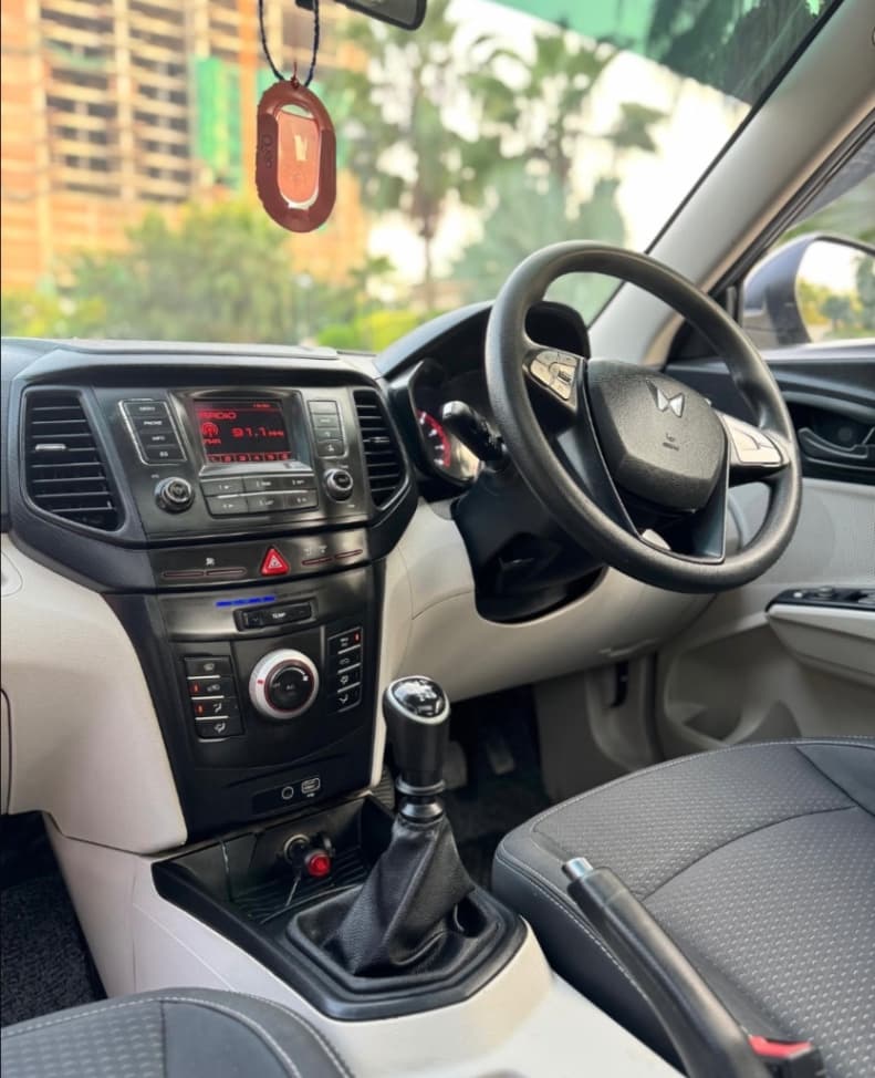 INTERIOR image for MAHINDRA XUV3OO W6 PM BS6 MT | Hooter