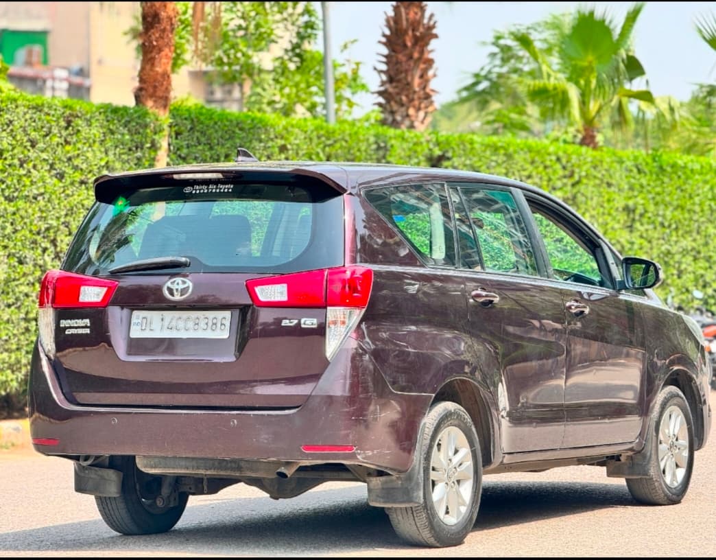 INTERIOR image for INNOVA CRYSTA 2.7 G | Hooter
