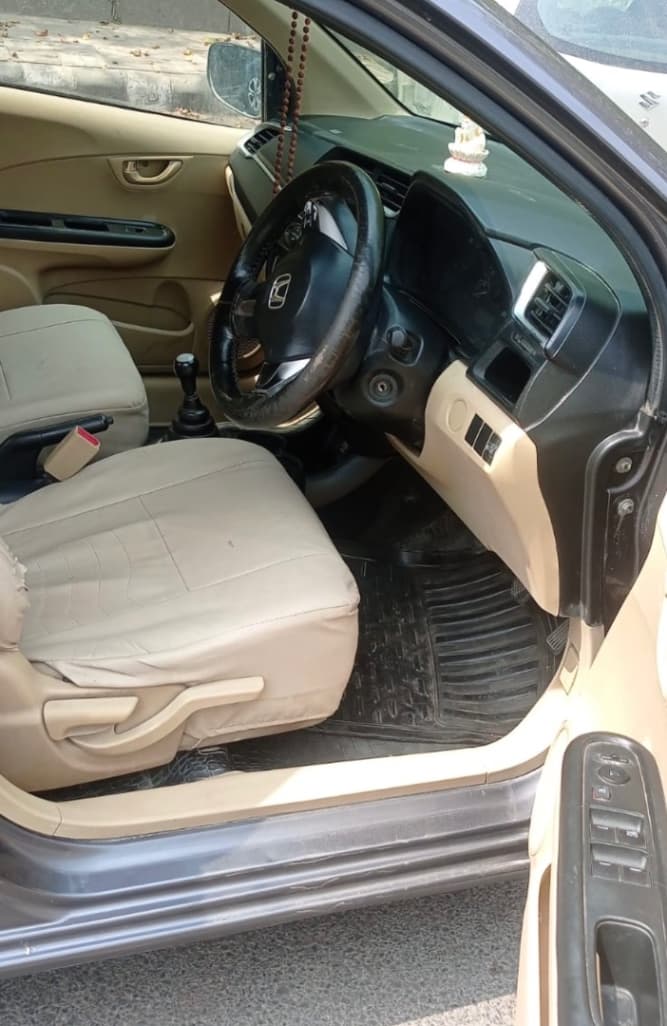 INTERIOR image for AMAZE 1.5 S(O) MT (I-DTEC) | Hooter