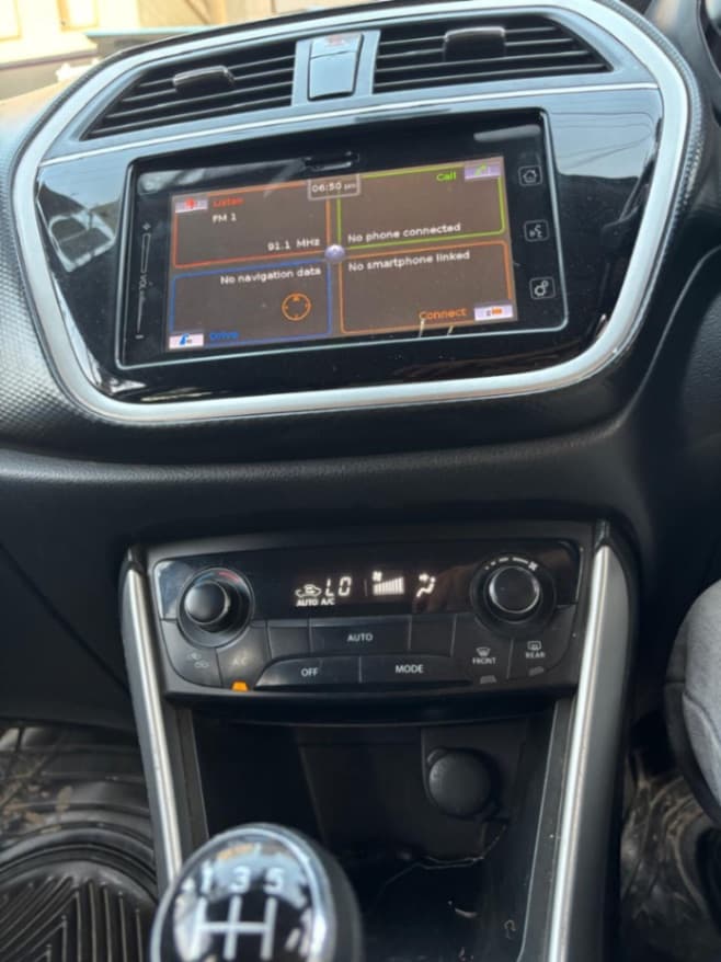 INTERIOR image for S CROSS ALPHA | Hooter