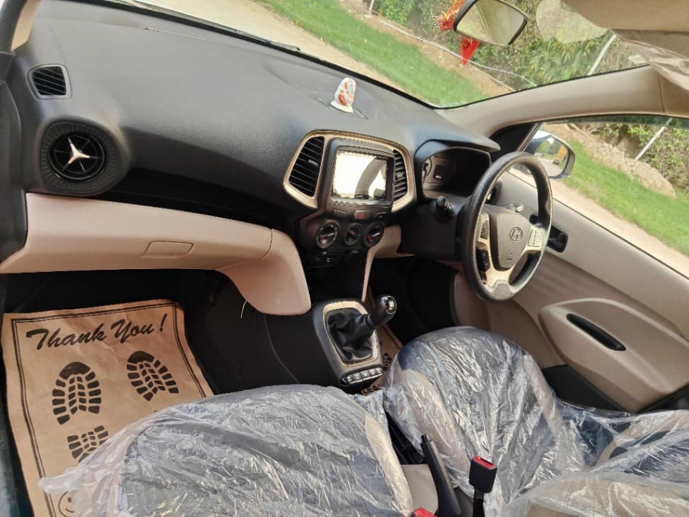 INTERIOR image for Santro | Hooter