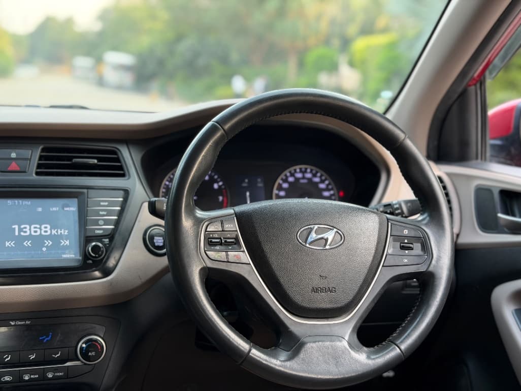 INTERIOR image for I20 ASTA (O) VTVT | Hooter
