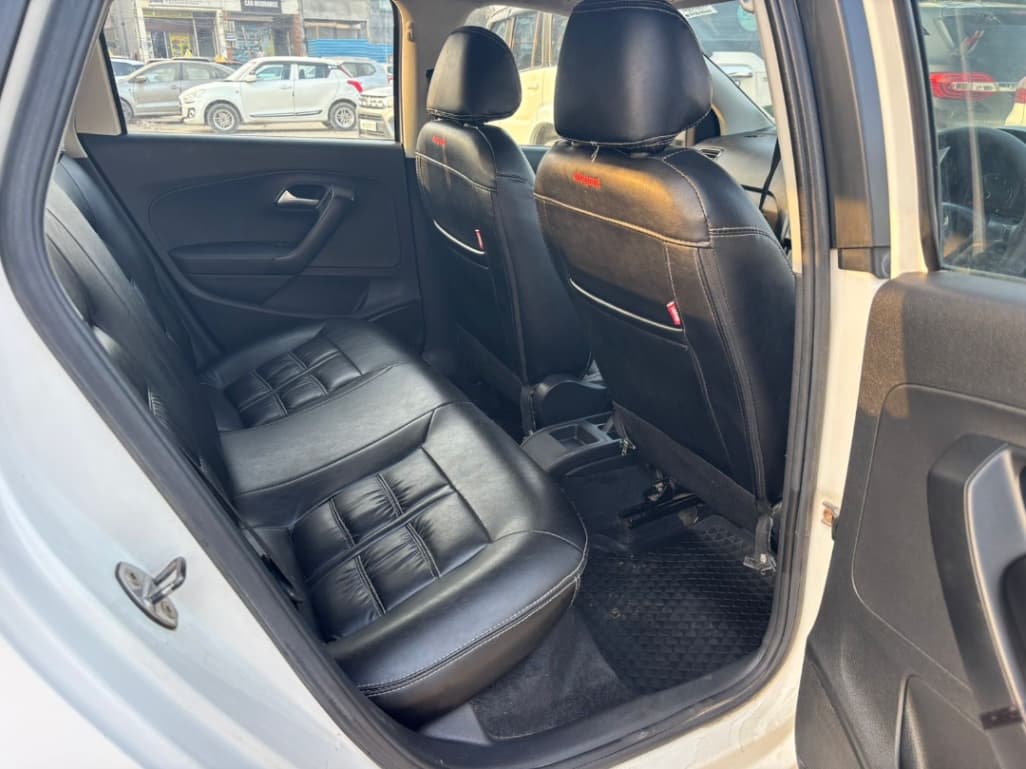 INTERIOR image for VW POLO 1.0L MPI 56KW MT-CL | Hooter