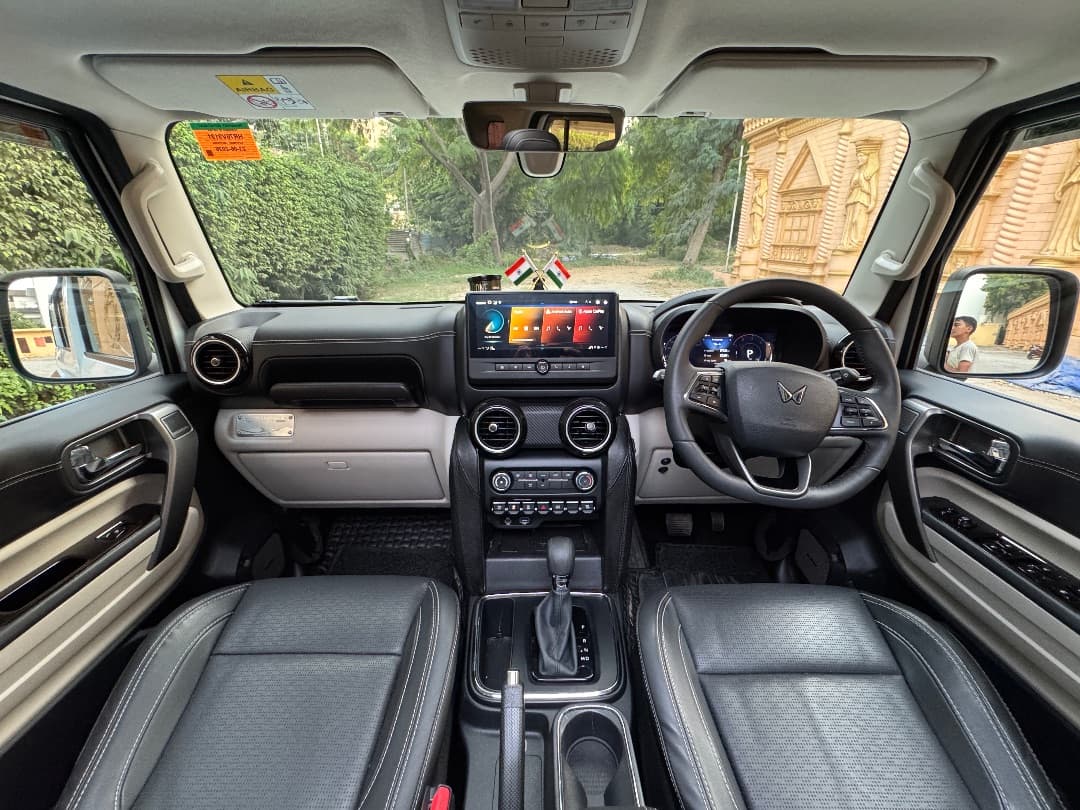 INTERIOR image for Thar Roxx | Hooter