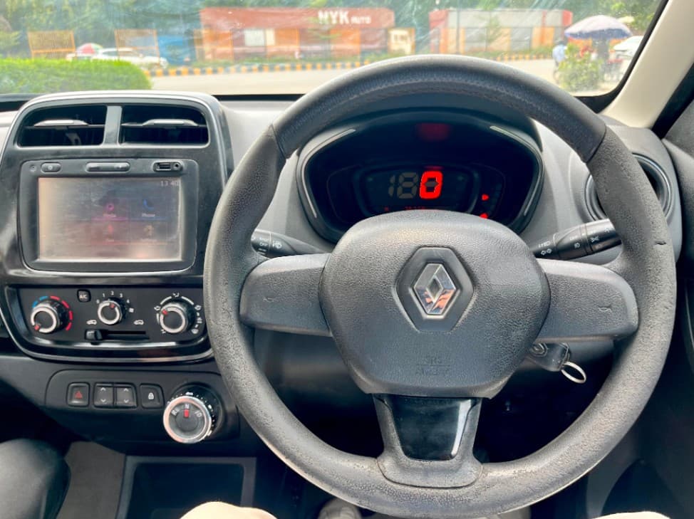 INTERIOR image for KWID | Hooter