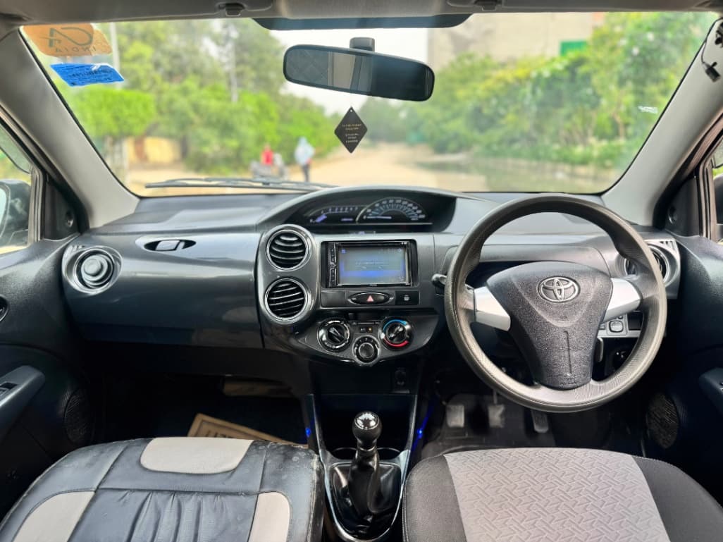 INTERIOR image for TOYOTA ETIOS CROSS G X-EDITION | Hooter
