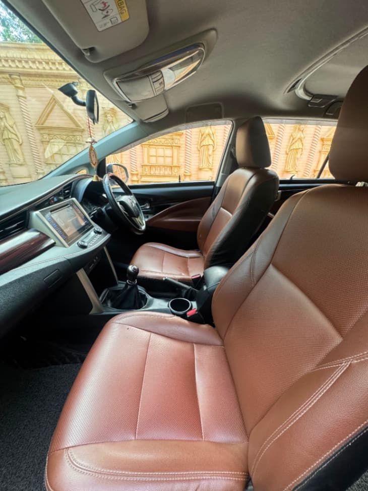 INTERIOR image for INNOVA CRYSTA | Hooter