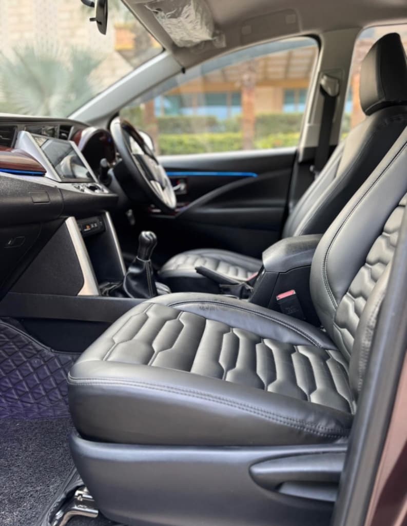 INTERIOR image for INNOVA CRYSTA 2.7 G | Hooter