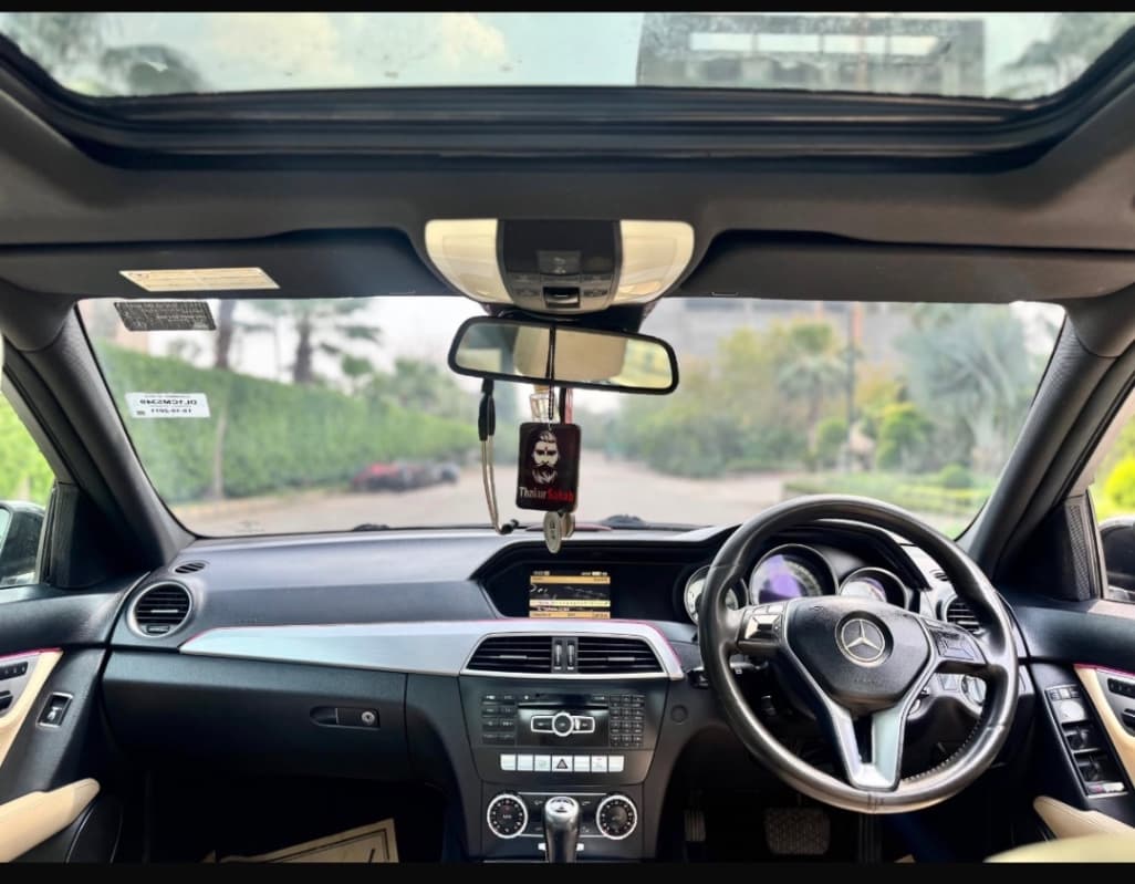 Mercedes-Benz undefined