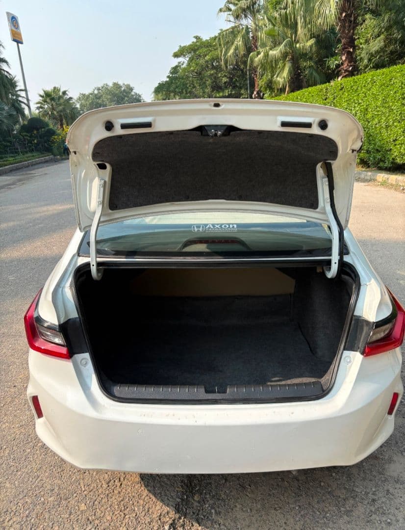 INTERIOR image for CITY 5TH GEN V MT (I-VTEC) | Hooter