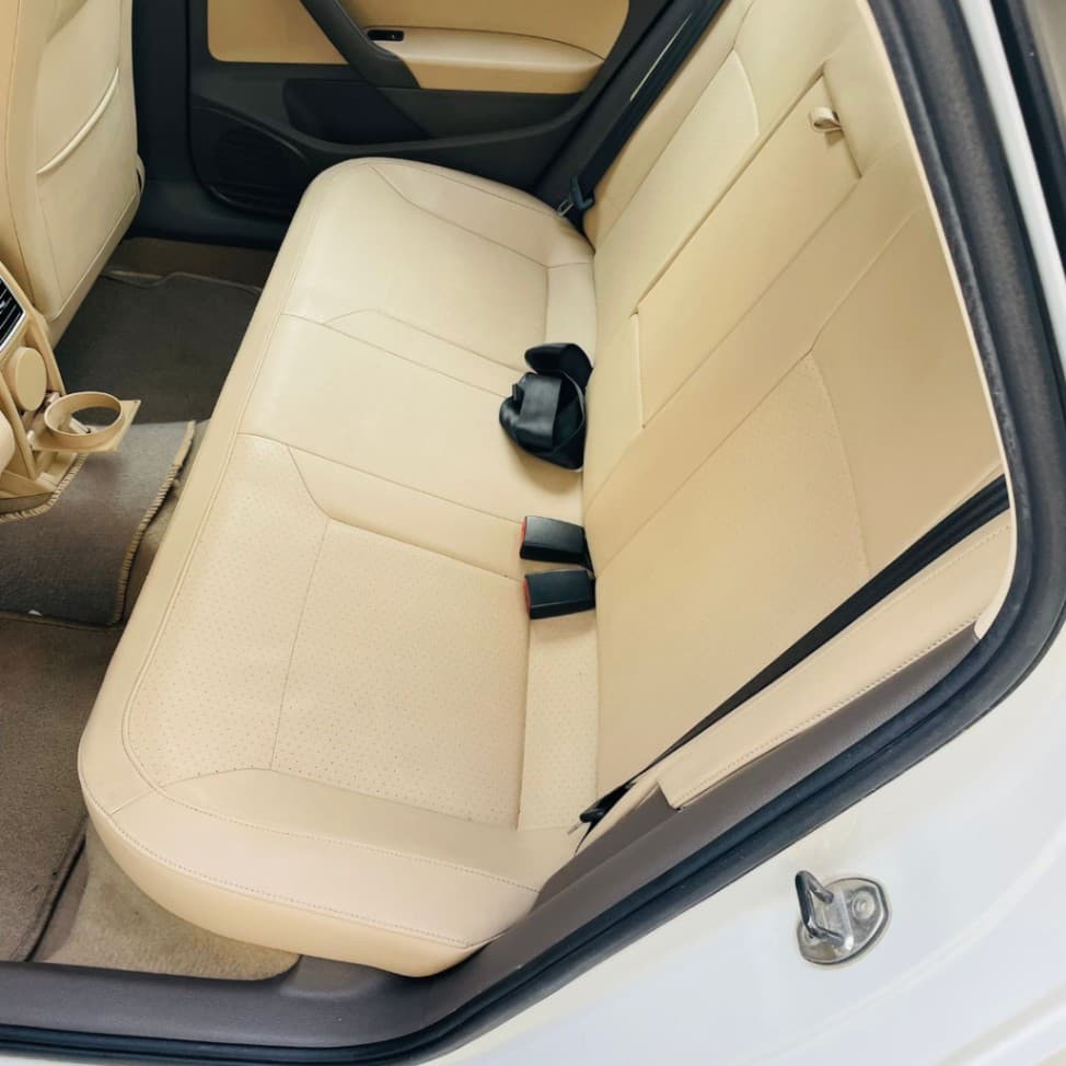 INTERIOR image for VENTO PETROL | Hooter