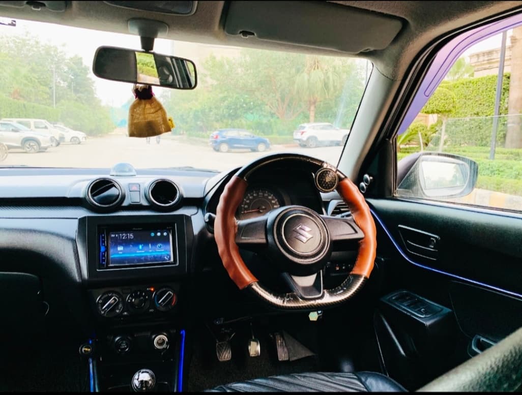 INTERIOR image for MARUTI SWIFT LXI | Hooter