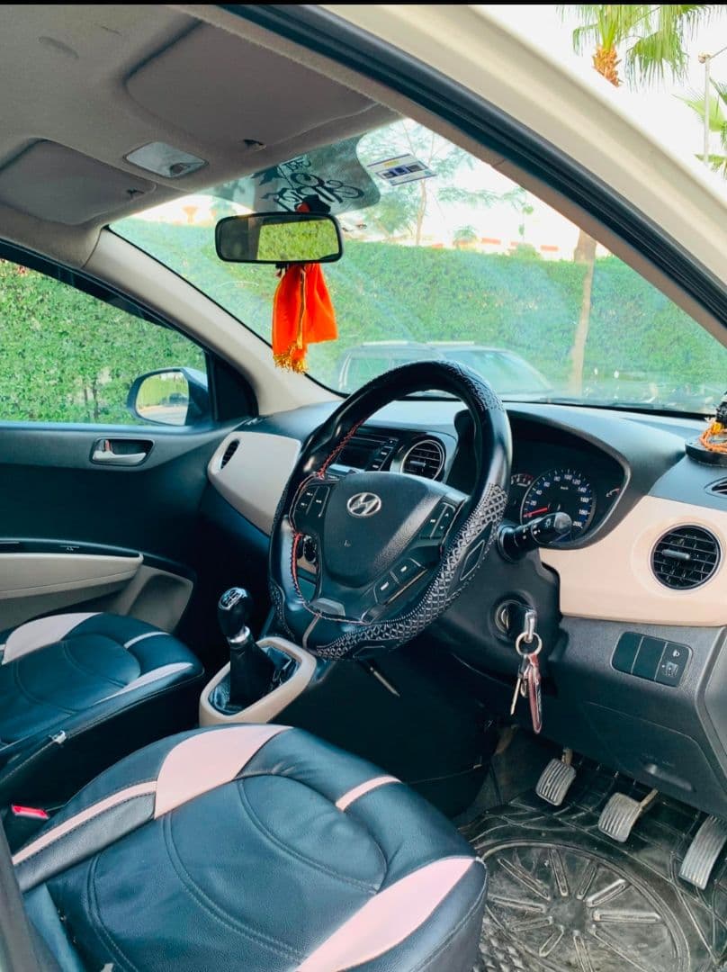 INTERIOR image for Xcent VTVT S Solid | Hooter