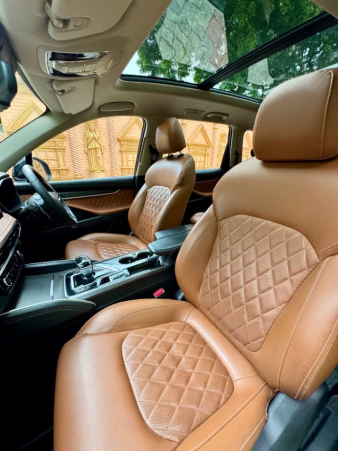 INTERIOR image for Gloster | Hooter