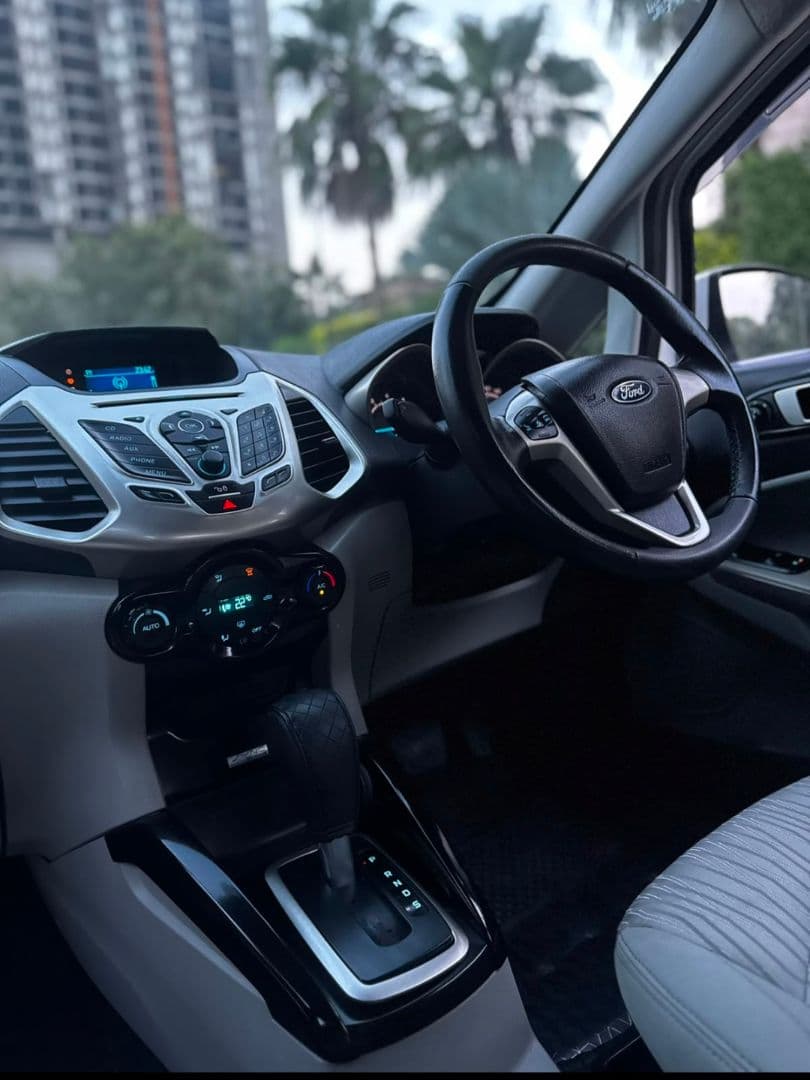 INTERIOR image for 1.5 ECOSPORT PTL TIT AT | Hooter