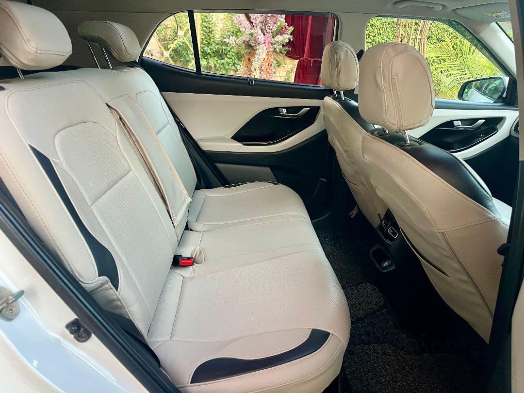 INTERIOR image for CRETA 1.5 CRDI MT SX | Hooter