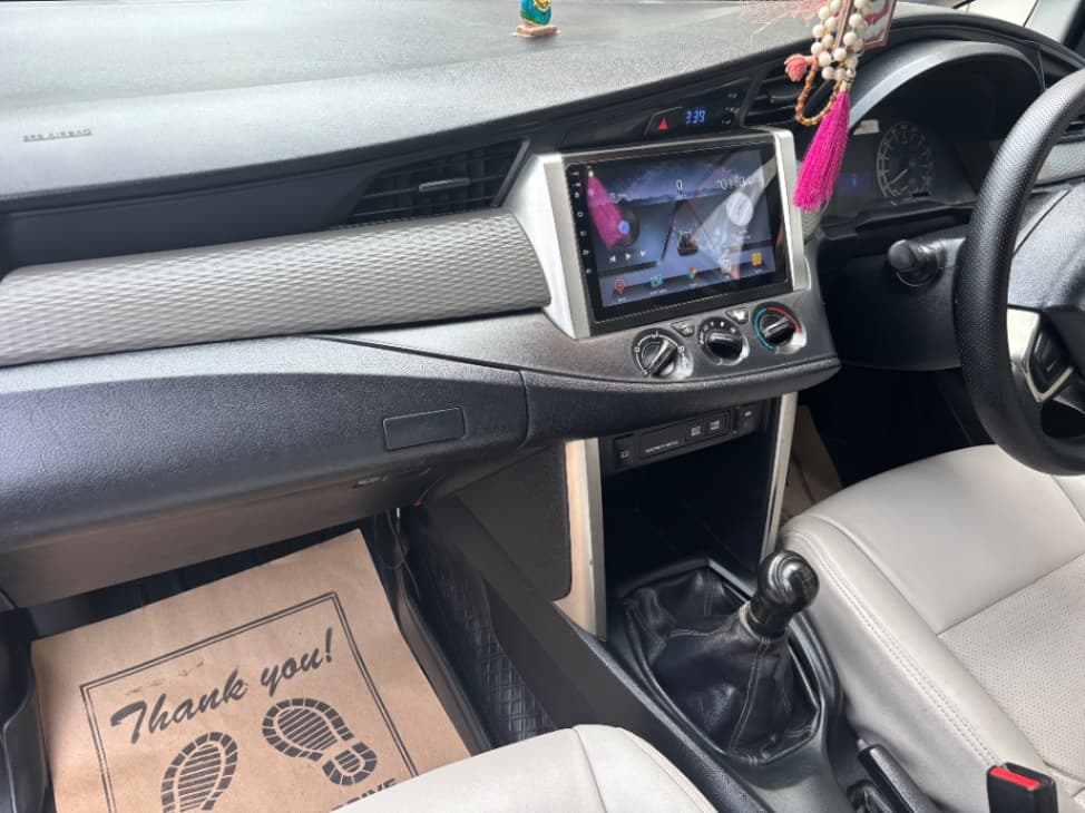 INTERIOR image for INNOVA | Hooter