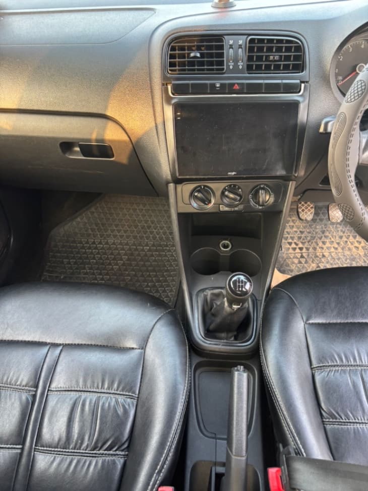 INTERIOR image for VW POLO 1.0L MPI 56KW MT-CL | Hooter