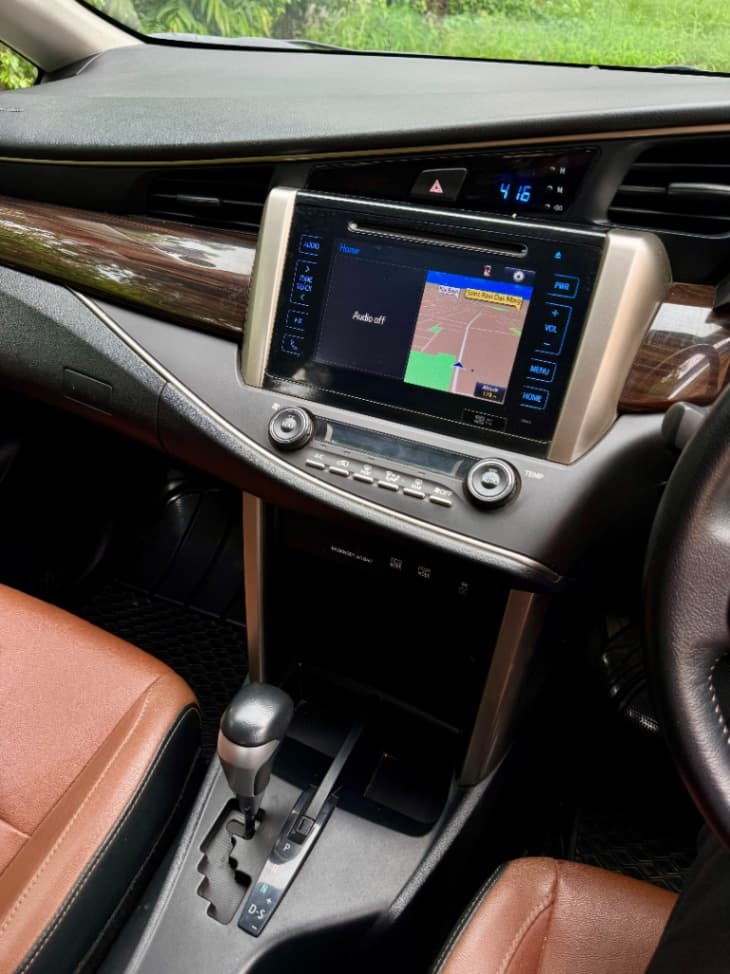 INTERIOR image for INNOVA CRYSTA 2.7 Z | Hooter