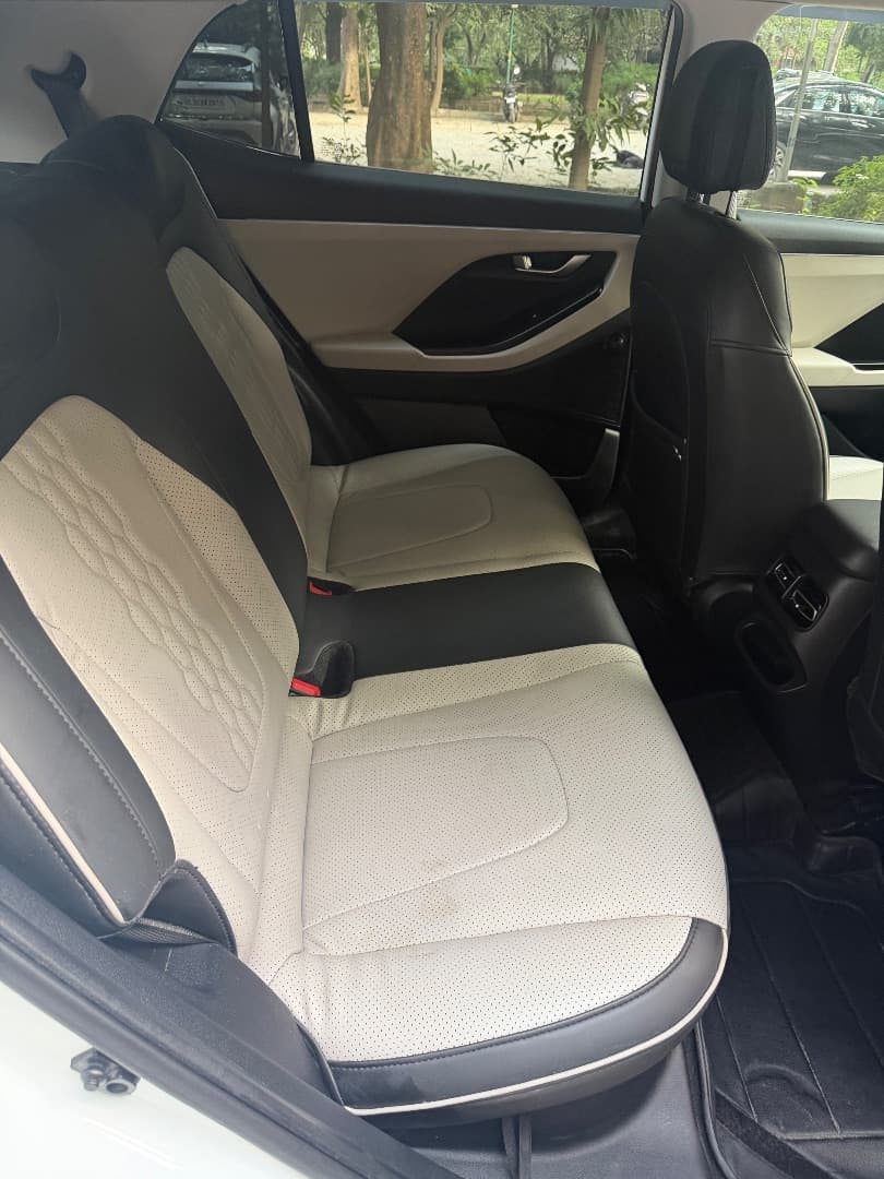 INTERIOR image for CRETA 1.5 CRDI MT E | Hooter
