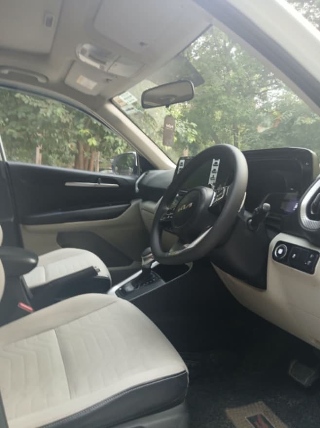 INTERIOR image for SONET D1.5 6AT HTX | Hooter