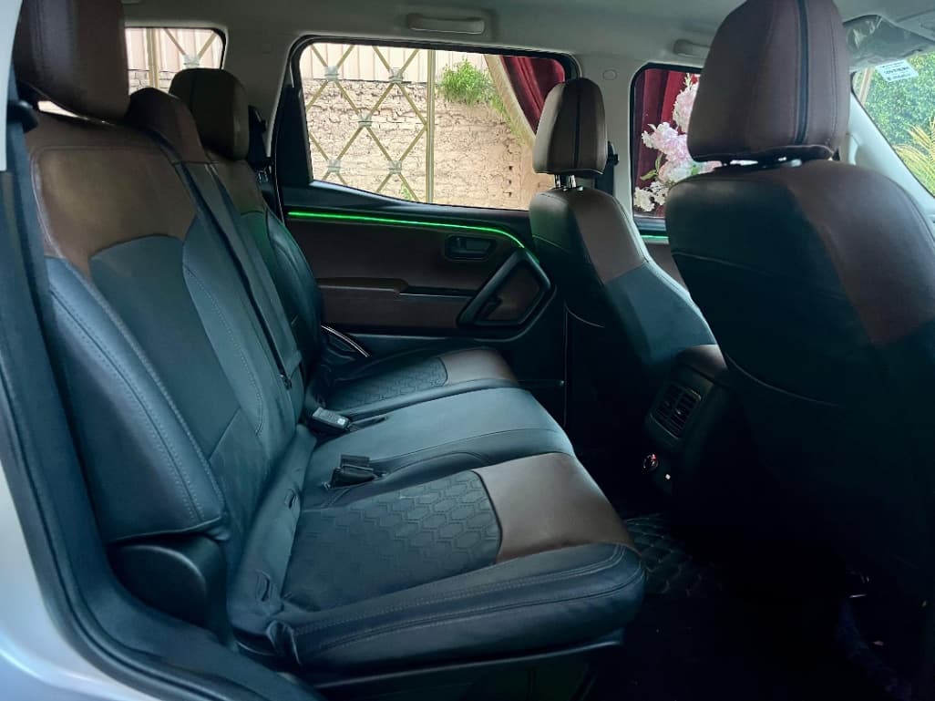 INTERIOR image for Scorpio N | Hooter