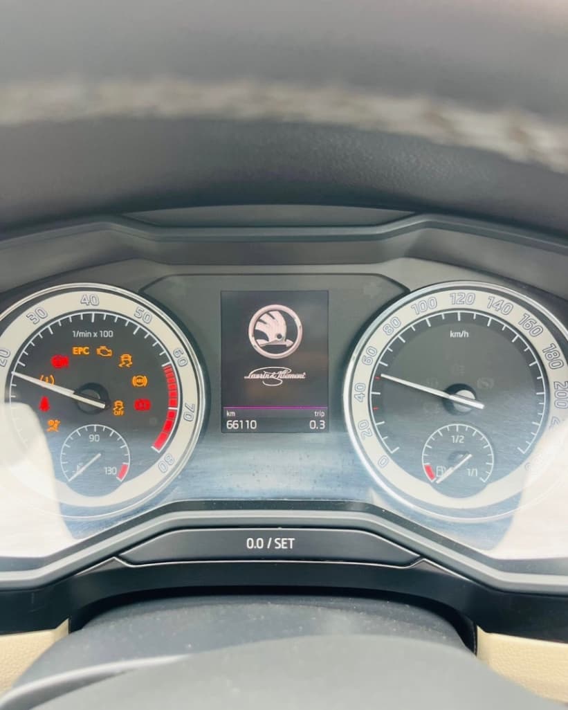 INTERIOR image for SUPERB L & K (132 KW, TSI)