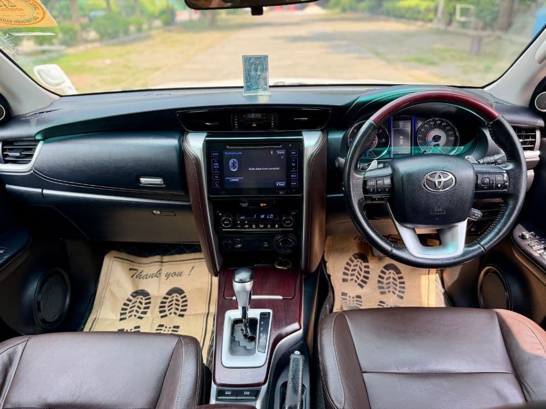 INTERIOR image for Fortuner [2016-2021] | Hooter