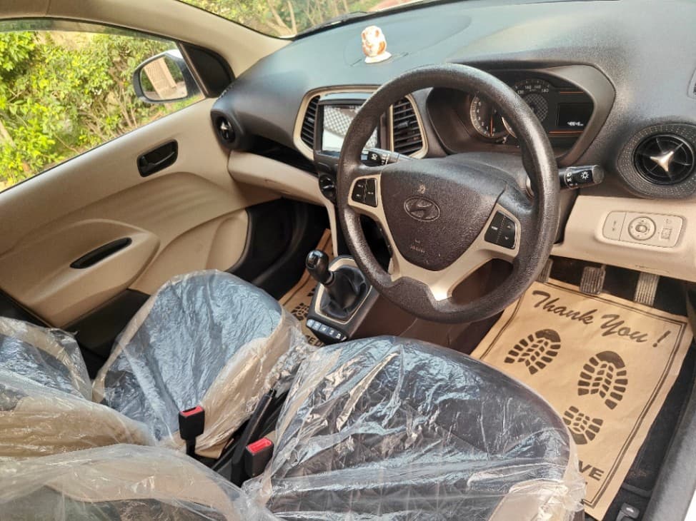 INTERIOR image for Santro | Hooter