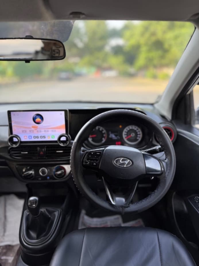 INTERIOR image for GRAND I10 NIOS 1.2MT CORPORATE | Hooter