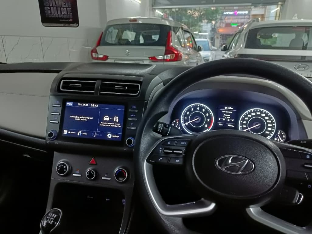 INTERIOR image for CRETA 1.5 MPI MT EX | Hooter