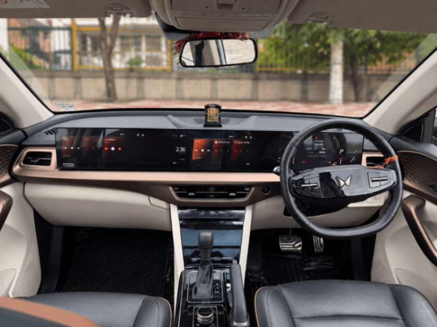 INTERIOR image for Mahindra XUV 7XO | Hooter